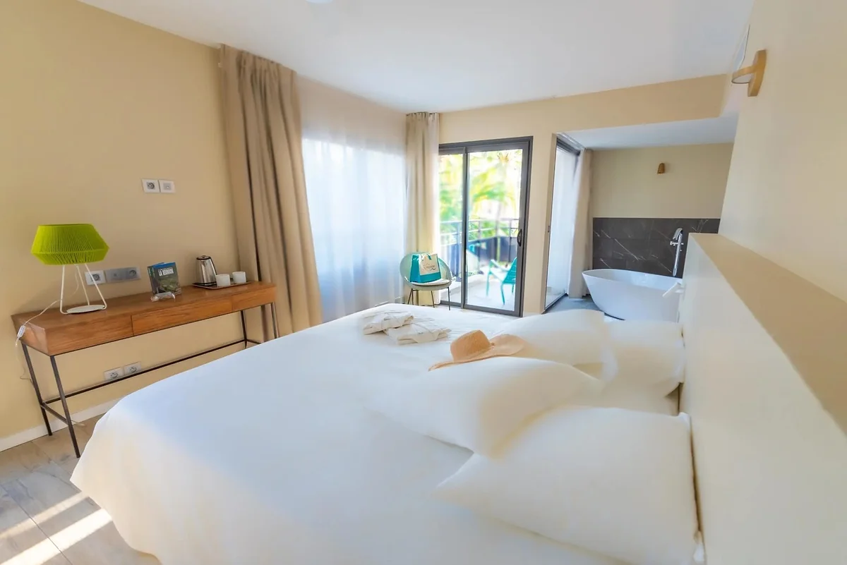 Le lit de la Chambre Supérieure Baignoire